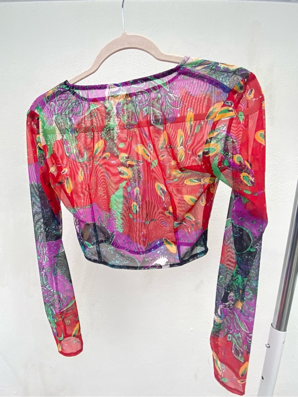 Y2K EURO Red Multicolor Abstract Mesh Top Size Medium - Picture 4 of 4